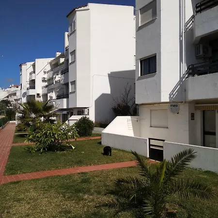 3 Bedroom Duplex In Condominium W/ Pool,