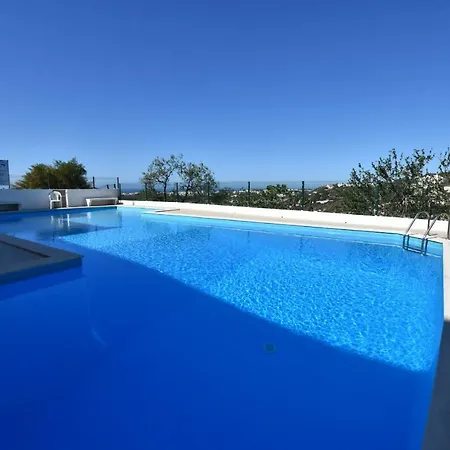 3 Bedroom Duplex In Condominium W/ Pool, Apartamento