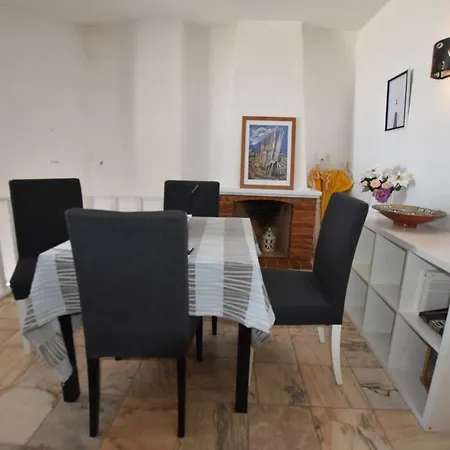 3 Bedroom Duplex In Condominium W/ Pool, Apartamento