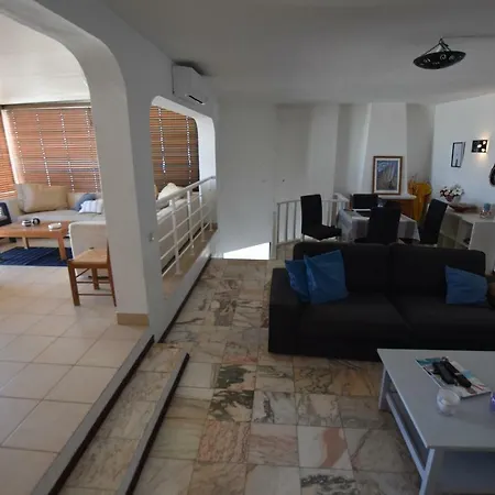 3 Bedroom Duplex In Condominium W/ Pool, Apartamento
