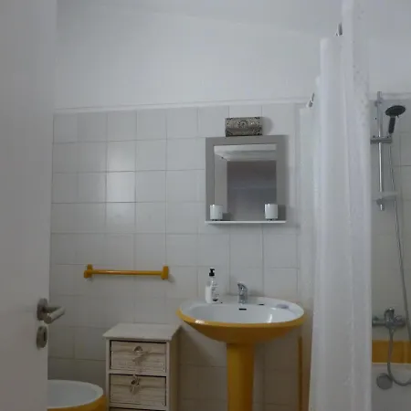 3 Bedroom Duplex In Condominium W/ Pool, Apartamento *
